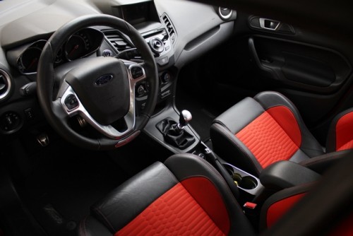 Ford Fiesta ST 2014 cr  tablero y asiento